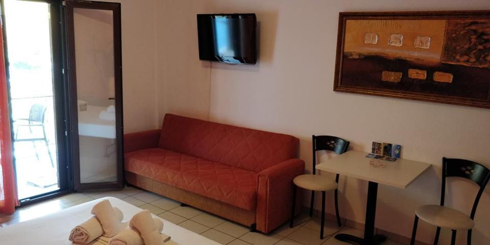 Marinos Aparts Aparthotel Szívota Kültér fotó